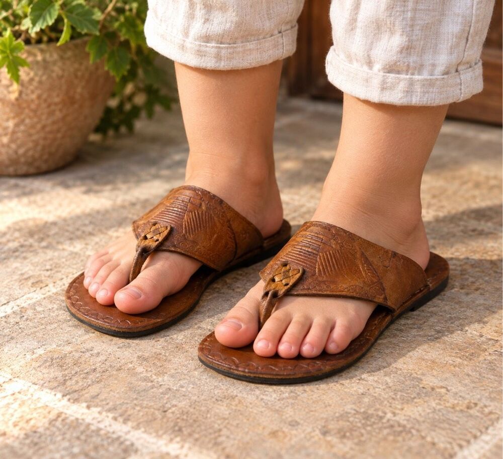 Rare Vintage Handcrafted Leather Thong Sandals Brown Boho Unisex Toddler 7–8